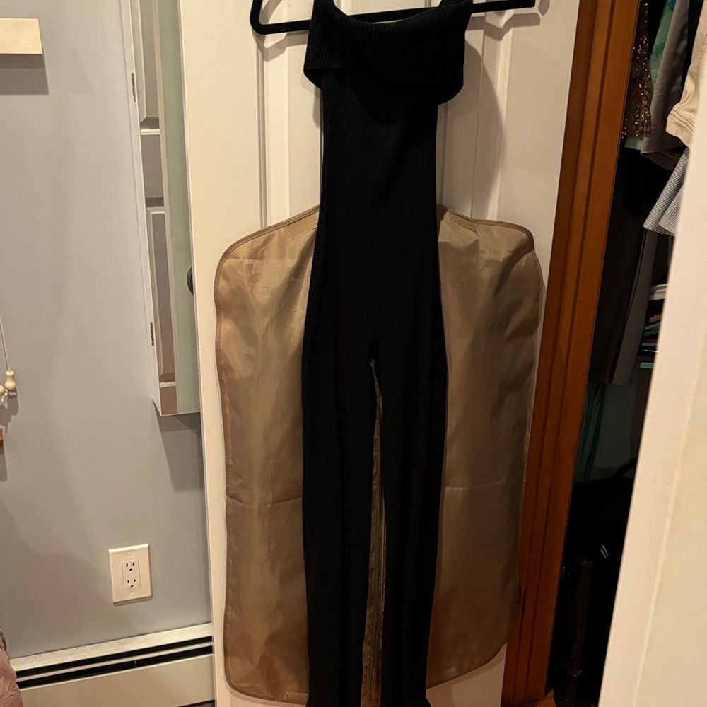 Chic Black Off-Shoulder Jumpsuit